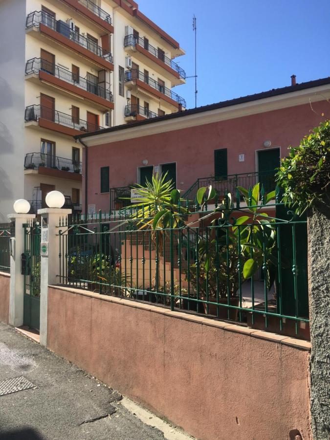 Villamareblu Ventimiglia Bagian luar foto