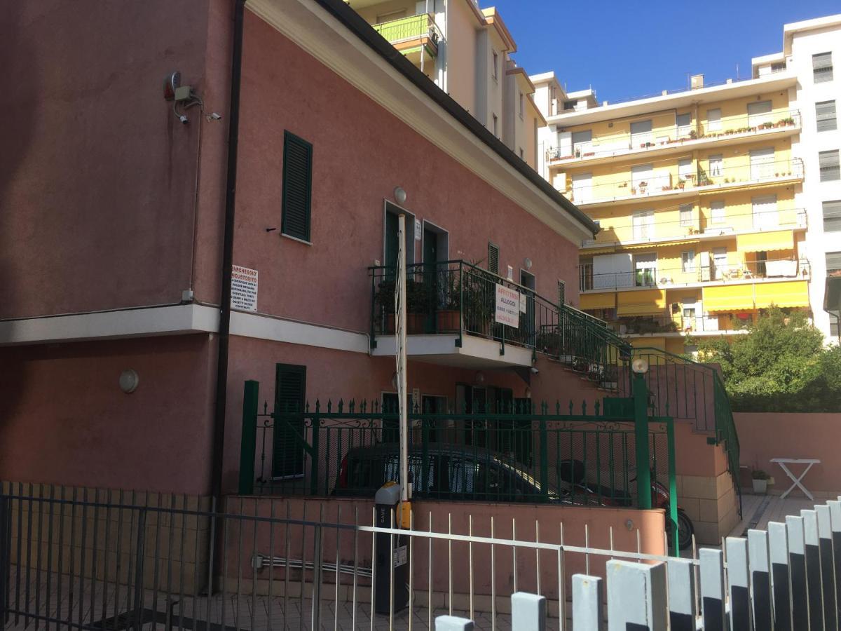 Villamareblu Ventimiglia Bagian luar foto