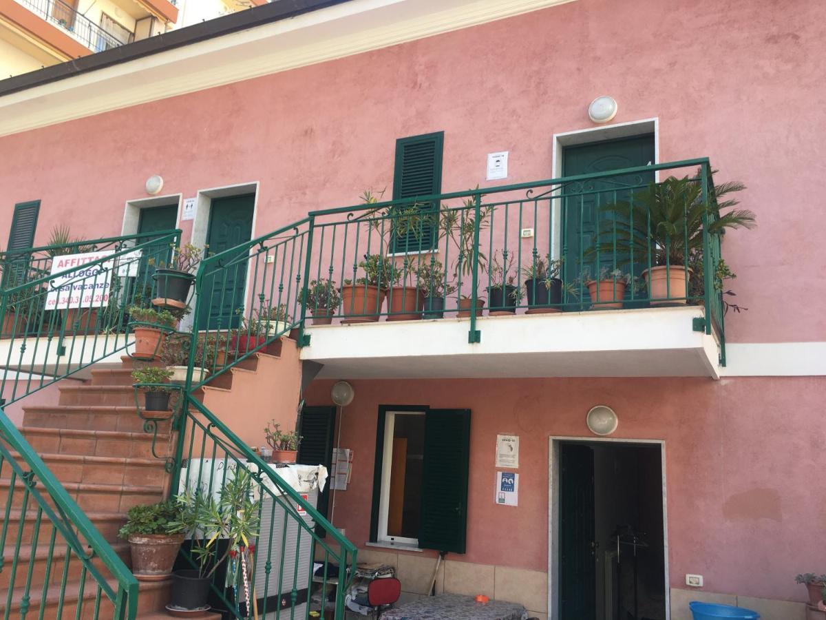 Villamareblu Ventimiglia Bagian luar foto