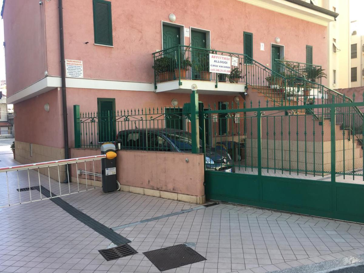 Villamareblu Ventimiglia Bagian luar foto