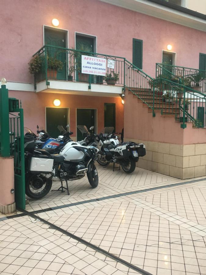 Villamareblu Ventimiglia Bagian luar foto