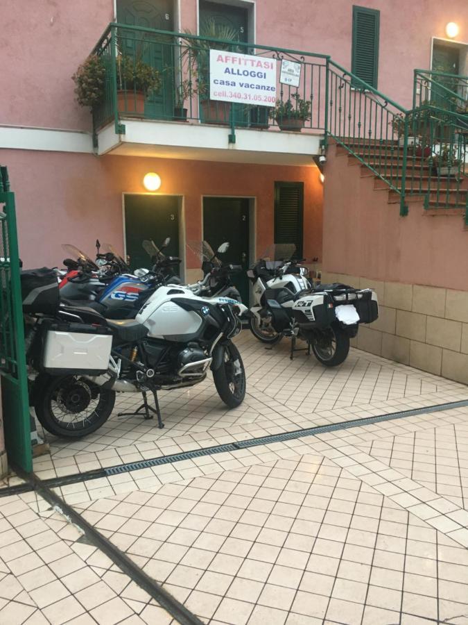 Villamareblu Ventimiglia Bagian luar foto