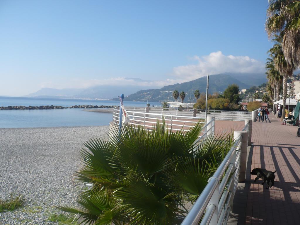 Villamareblu Ventimiglia Bagian luar foto