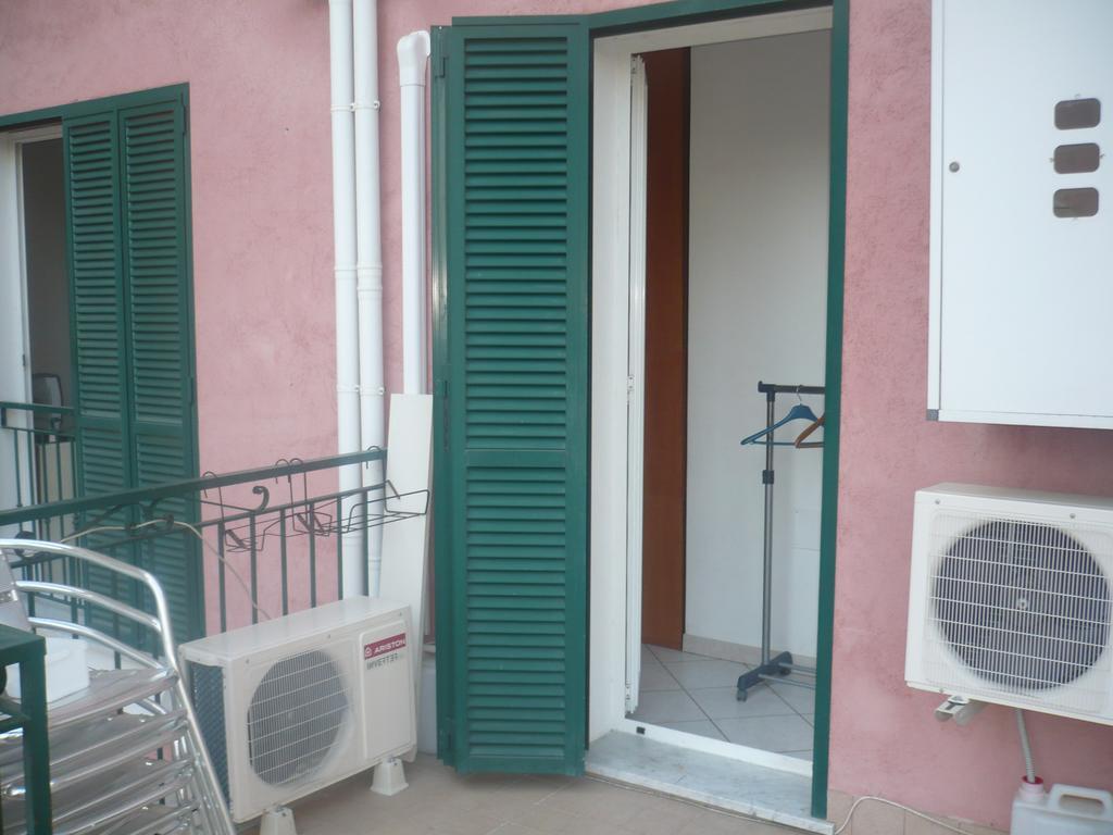 Villamareblu Ventimiglia Bagian luar foto