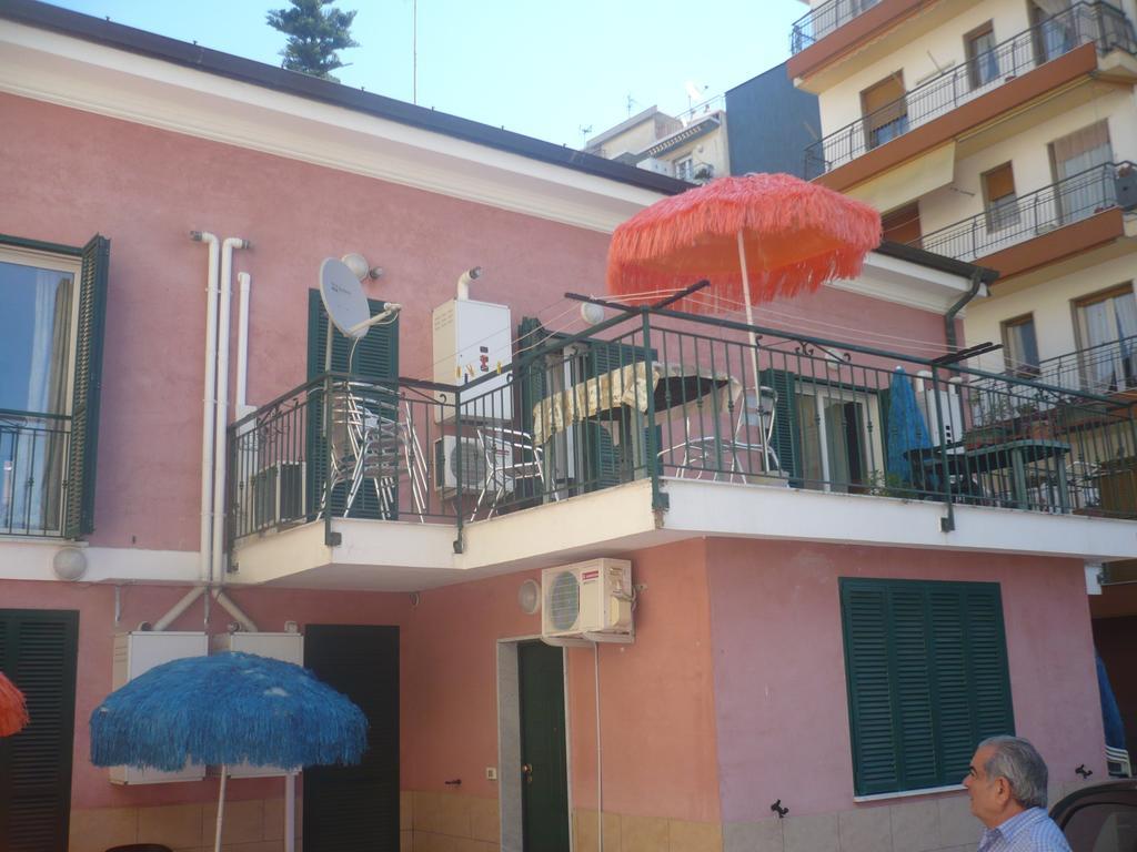 Villamareblu Ventimiglia Ruang foto