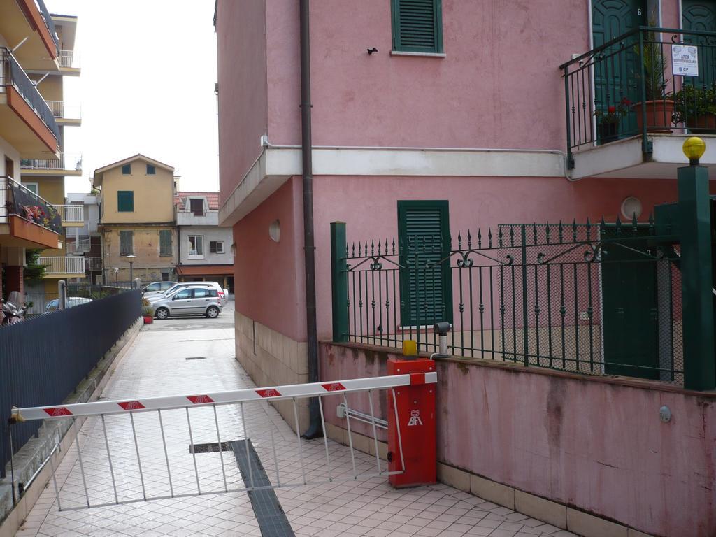 Villamareblu Ventimiglia Bagian luar foto
